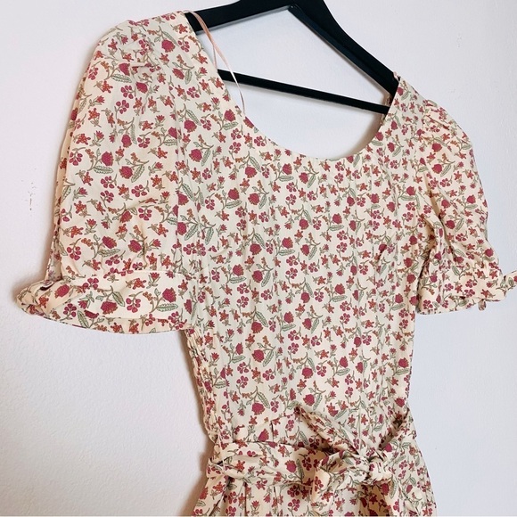 New Gal Meets Glam Floral print Jumpsuit Puff Sleeve Tie Belt Size 2 - Picture 7 of 15